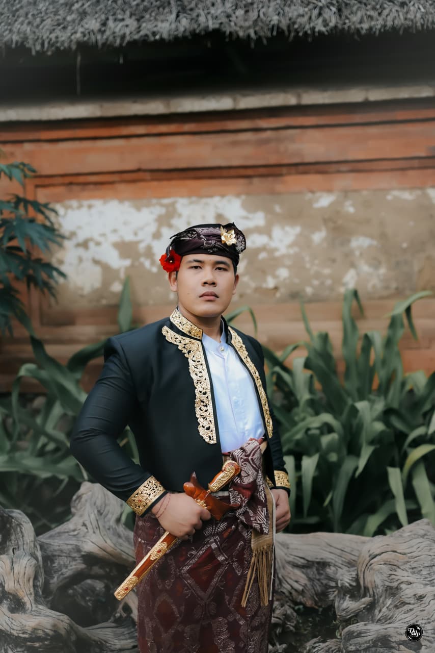 GUNGDE & MAYA