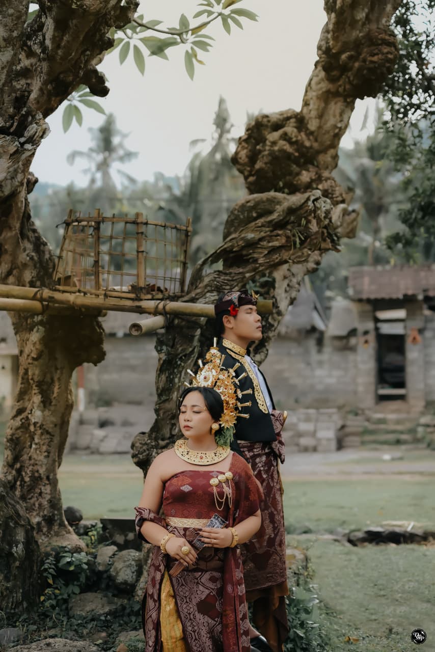 GUNGDE & MAYA
